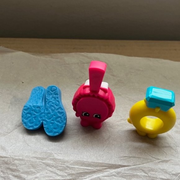 Shopkins  Ring Blue Kitty Flats Mia Mirror 2 Shopping Bags McDonalds 2015 - Picture 7 of 10